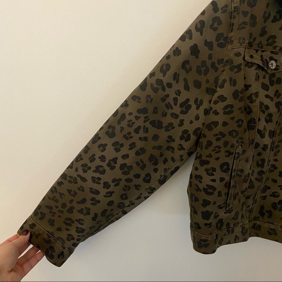 NWT Rock & Republic | Green Leopard Jean Jacket - Picture 2 of 12